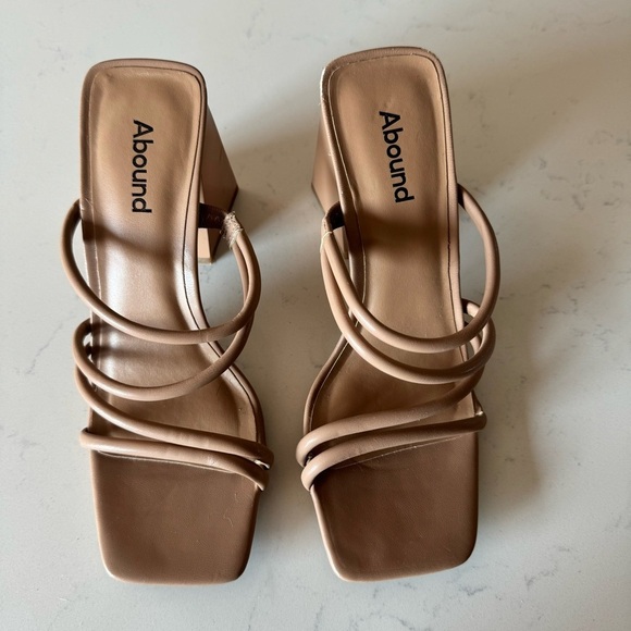 Abound Austyn Strappy Sandal in Tan size: 6.5 - Picture 2 of 8